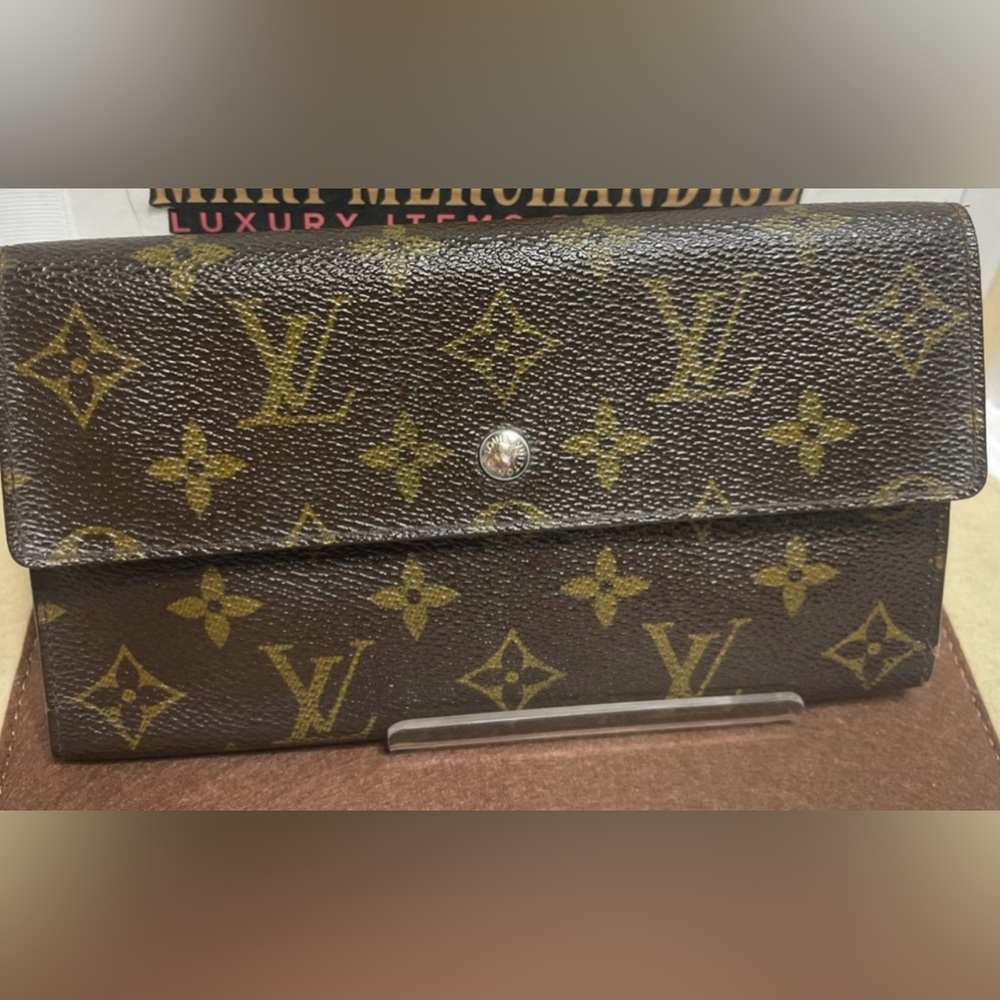 Louis Vuitton Monogram Canvas Wallet